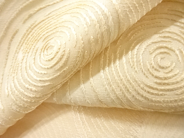  水輪模様刺繍付け下げ色無地着物